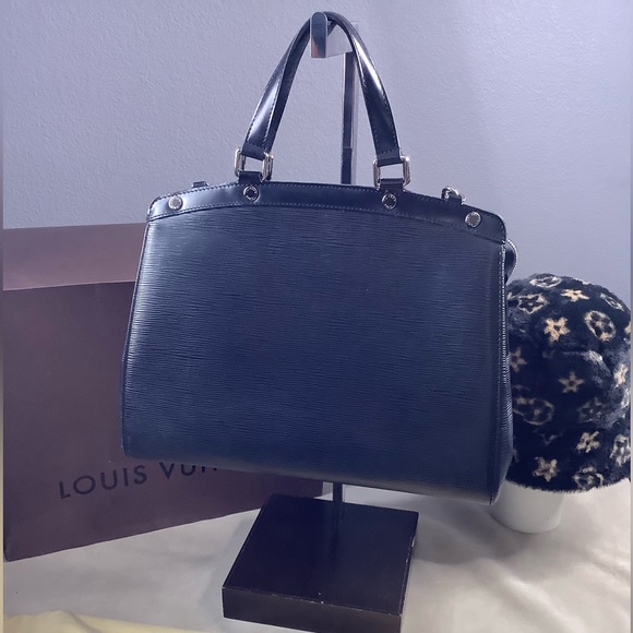 Louis Vuitton Authentic - Picture 15 of 15